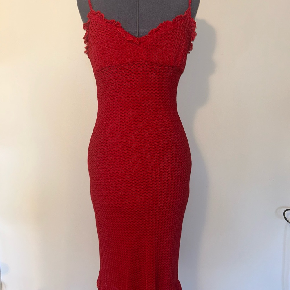 Red Bodycon Midi Dress with Sweetheart Neckline